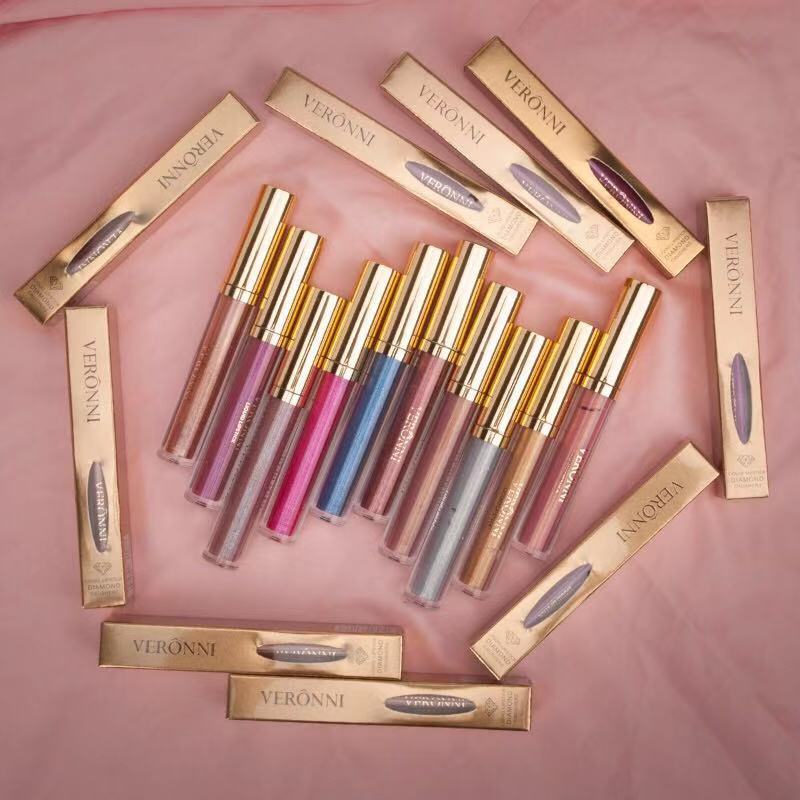 ลิปสติกและลิปกลอสเนื้อแมตต์ระยิบระยับ